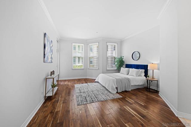 655 India St, San Diego CA: https://media.crmls.org/mediaz/1c5f6164-0f10-4a2f-8834-47c465acc075.jpg