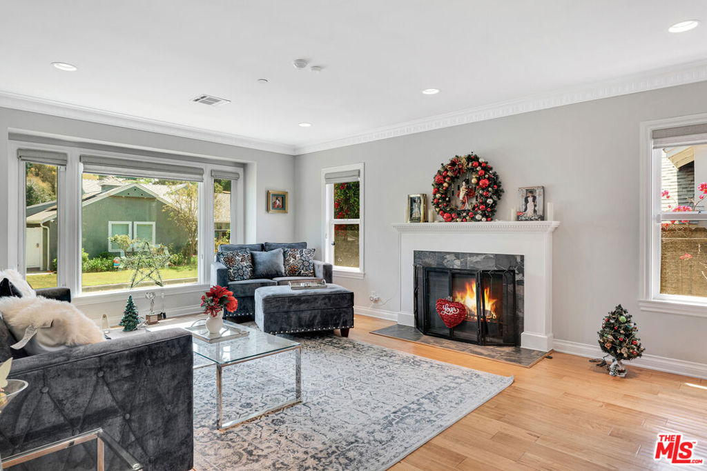 3733 Willowcrest AvenueStudio City img 28