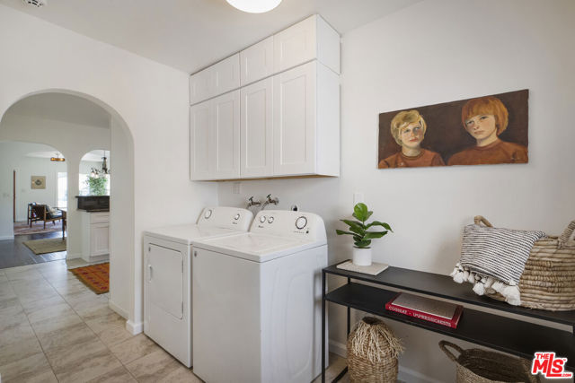 1427 N Coronado Street, Los Angeles CA: https://media.crmls.org/mediaz/1c603e21-1a49-4eca-b5d2-110765987d2b.jpg