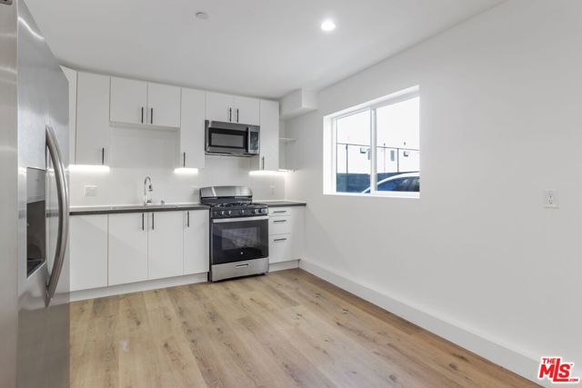 10827 Hartsook Street, North Hollywood CA: https://media.crmls.org/mediaz/1c6067fe-dbfb-48a1-88c0-cffab3e50fef.jpg