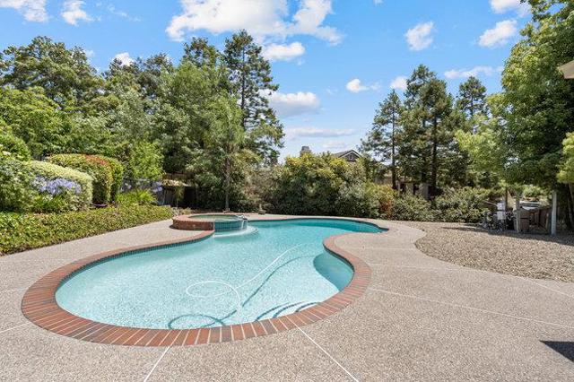 120 Tierra Del Sol, Hollister CA: https://media.crmls.org/mediaz/1c60c460-5d96-4476-afe8-32a63ff5c9c9.jpg