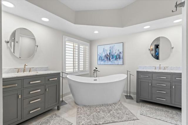 296 Vista Royale E Circle, Palm Desert CA: https://media.crmls.org/mediaz/1c60dad7-f5db-472b-a56f-274bd0c2c216.jpg