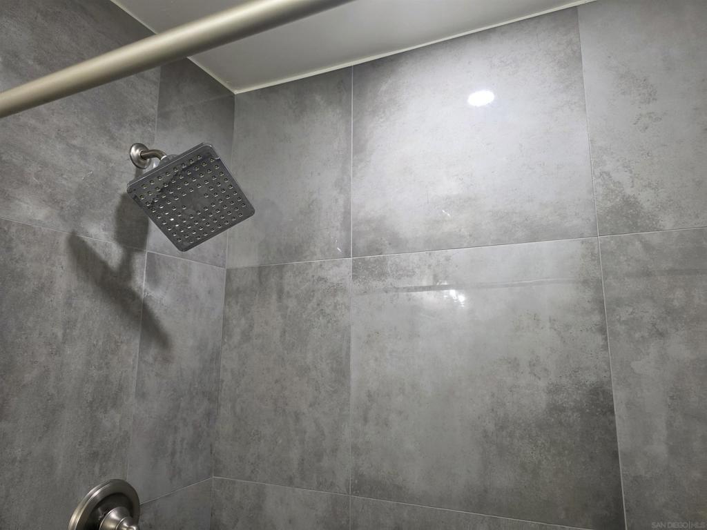 https://media.crmls.org/mediaz/1c629a8a-3134-4776-83f6-7d4b96f2b7a1.jpg?preset=X-Large