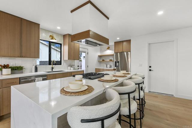 Detail Gallery Image 8 of 31 For 3942 Mount Acadia Bld, San Diego,  CA 92111 - 3 Beds | 2 Baths