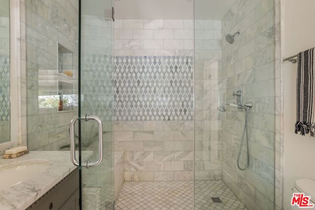 11349 Canton Drive, Studio City CA: https://media.crmls.org/mediaz/1c62bebc-eda4-4724-b53c-7093ebcab6dc.jpg