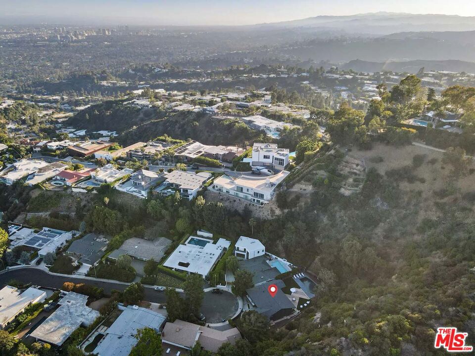 https://media.crmls.org/mediaz/1c63138f-9a83-42ab-b4c7-6f1b26ac3a23.jpg?preset=X-Large