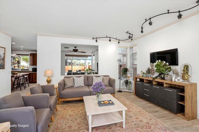 2412 Starlight Gln, Escondido CA: https://media.crmls.org/mediaz/1c632896-242c-42ac-b5c8-57f8fe47c4e6.jpg