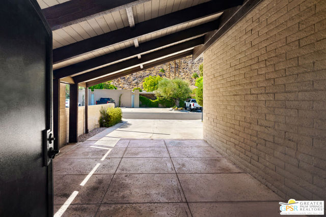 555 W Arenas Road #6, Palm Springs, CA 92262