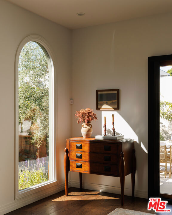 215 North Gower Street photo 16