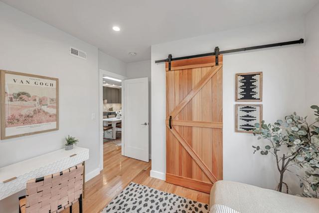 163 Lee Avenue, San Francisco CA: https://media.crmls.org/mediaz/1c64bfbe-3bf3-46ca-bbec-e520bff3126f.jpg