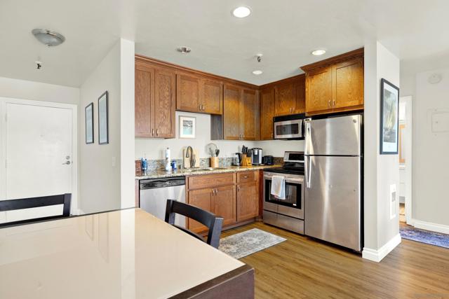 4015 Crown Point Dr, San Diego CA: https://media.crmls.org/mediaz/1c64f197-17a3-4dad-8083-806e236809af.jpg