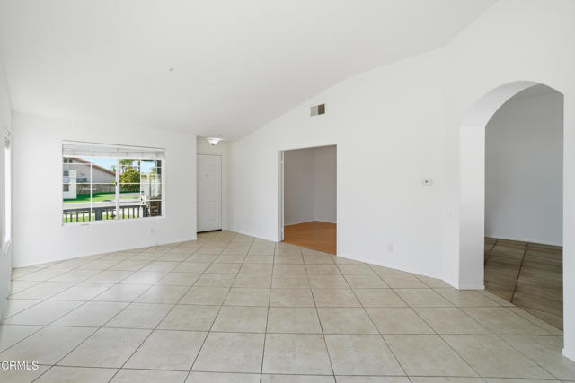 Detail Gallery Image 9 of 36 For 676 Snipe Walk, Oxnard,  CA 93035 - 4 Beds | 2 Baths