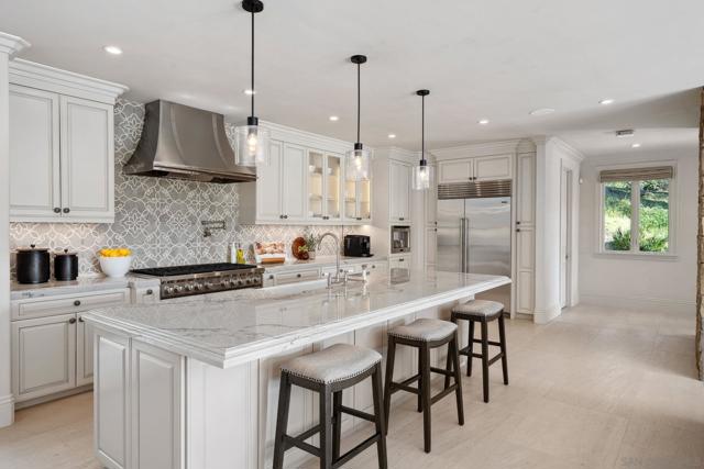4540 Los Pinos, Rancho Santa Fe CA: https://media.crmls.org/mediaz/1c65b2b9-4dc7-4e3f-ae1a-f17e73ee9cf7.jpg