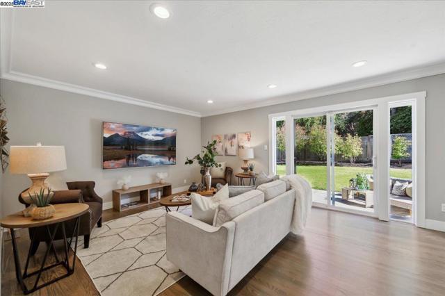 103 Baldwin Dr, Danville CA: https://media.crmls.org/mediaz/1c661ea1-61c3-4fb4-b1b3-7c32e25d97a8.jpg