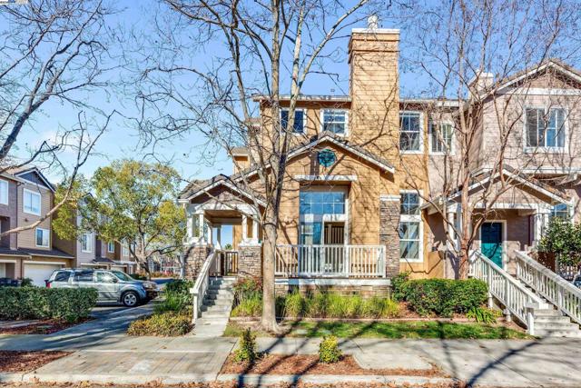 4579 Mangrove Dr, Dublin CA: https://media.crmls.org/mediaz/1c66b6be-2c66-4ae0-b1e7-9b94908f1d23.jpg
