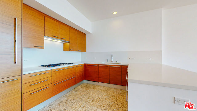 900 W Olympic Boulevard, Los Angeles CA: https://media.crmls.org/mediaz/1c67e25b-34b9-4fde-9c70-d53eb94b3878.jpg