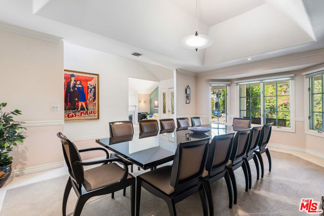 17040 Rancho Street, Encino CA: https://media.crmls.org/mediaz/1c68f270-9fc9-4698-acad-b83f8e89bfe9.jpg