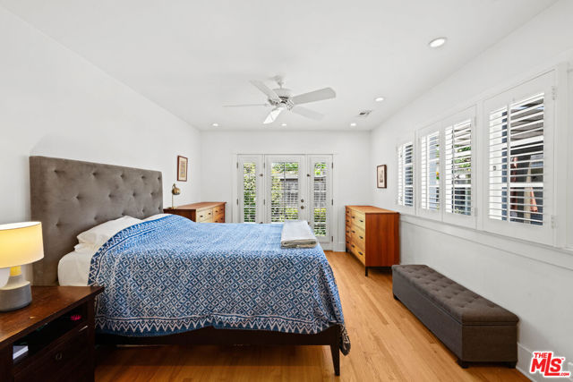 568 N Gower Street, Los Angeles CA: https://media.crmls.org/mediaz/1c69383b-ed32-45af-a3dd-d00cbe9c998b.jpg