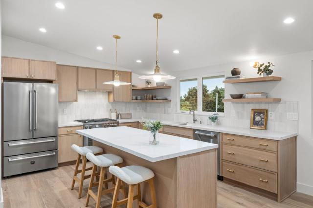 2009 Lyon Avenue, Belmont CA: https://media.crmls.org/mediaz/1c69d6a9-936a-45ad-a2cc-57a31ae17cac.jpg