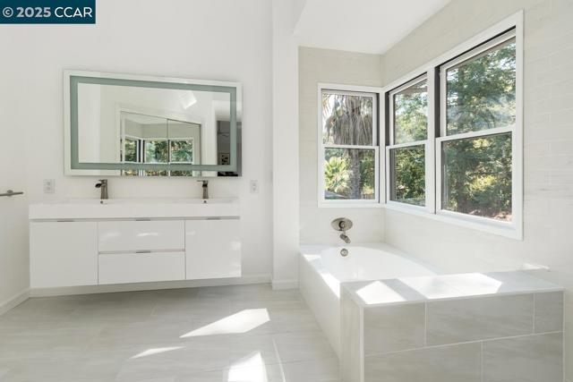 311 Valley High Dr, Pleasant Hill CA: https://media.crmls.org/mediaz/1c69e692-1553-4b3d-b81d-65c93a2004be.jpg