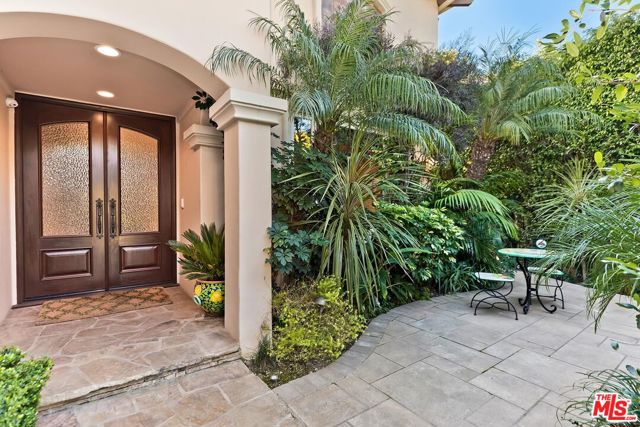 Drew Fenton | 10212 Briarwood Drive Los Angeles CA | MLS: 7608311