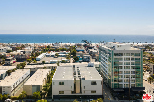 3119 Via Dolce, Marina del Rey CA: https://media.crmls.org/mediaz/1c6c1f45-aad5-46ab-b139-556db0128f5b.jpg