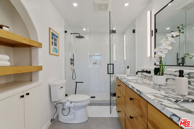 535 East Walnut Avenue, B photo 8