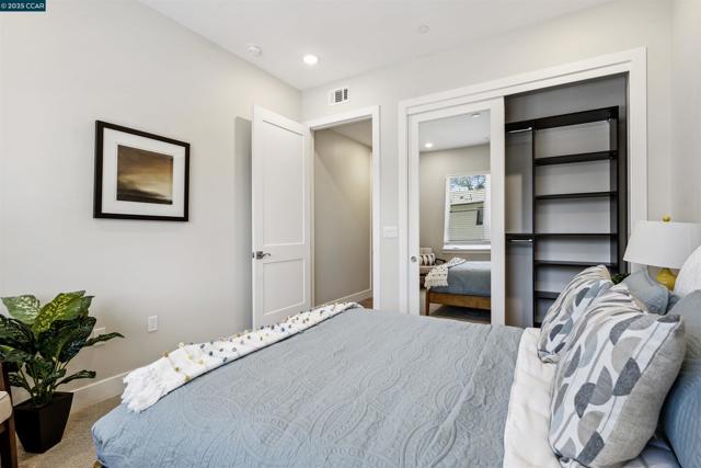 20 Woodbury Highlands Court, Lafayette CA: https://media.crmls.org/mediaz/1c6cb4b6-b151-44f9-a625-b8dda5a652f6.jpg