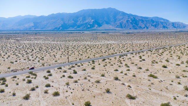 5 .50 Varner Road, Cathedral City CA: https://media.crmls.org/mediaz/1c6cc9ec-5697-4c02-bec1-9256dc65c138.jpg