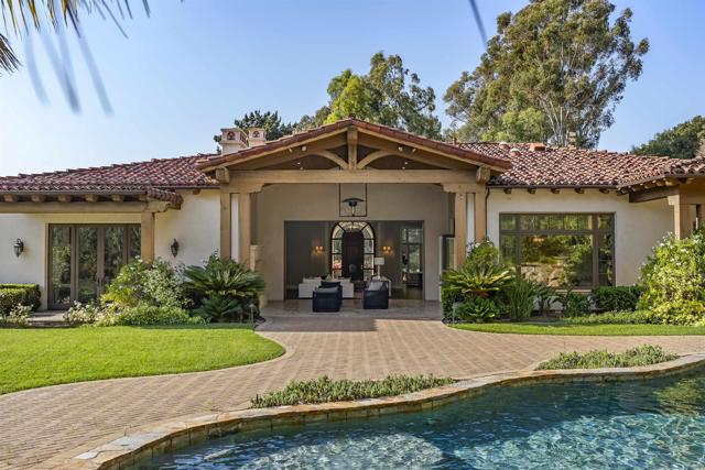 17324 Calle Serena, Rancho Santa Fe CA: https://media.crmls.org/mediaz/1c6d4767-31bd-4739-af9c-c19049cc5af1.jpg