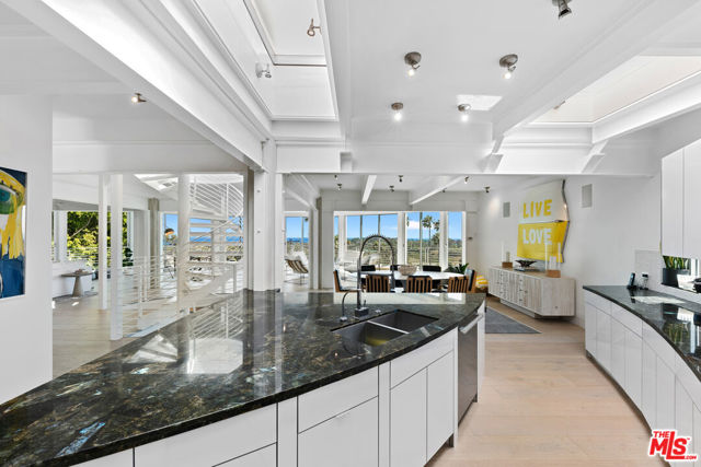 6375 Gayton Place, Malibu CA: https://media.crmls.org/mediaz/1c6e0c3d-0ca6-4f1c-bfe1-a0548cacbfd6.jpg