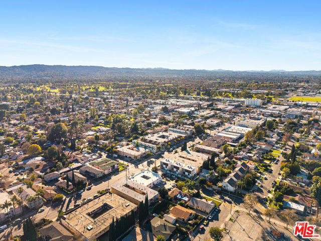 Image 16 of 18 For 15865 Vanowen Street