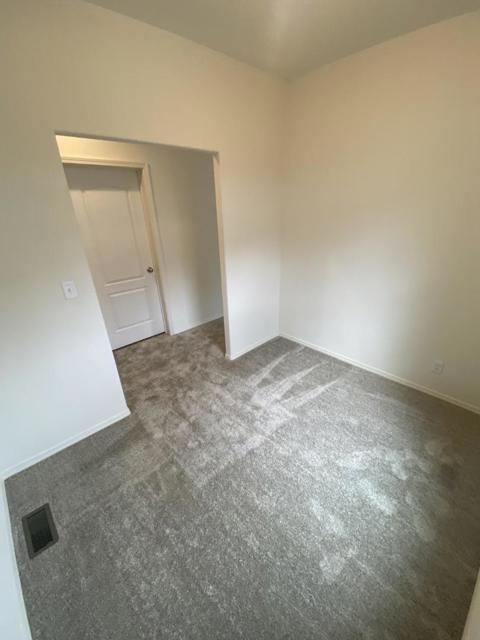 Image 19 of 21 For 99 Marigold Avenue