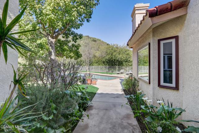 7 Bell Canyon Road, Bell Canyon CA: https://media.crmls.org/mediaz/1c6eec1c-adb5-42d9-8780-ae7137546d85.jpg