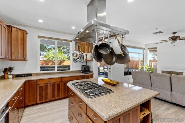 2412 Starlight Gln, Escondido CA: https://media.crmls.org/mediaz/1c7017f7-deaf-4cd0-9c2b-5f38d306e8ce.jpg