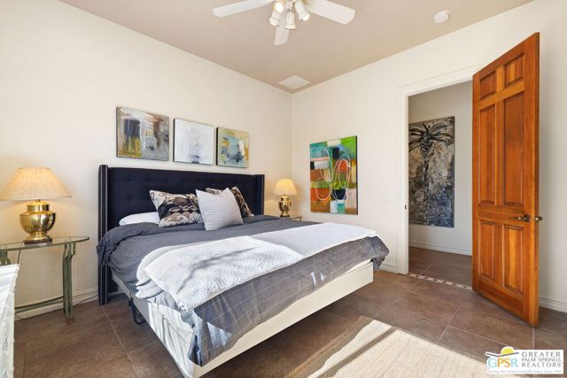 16 Villaggio Place, Rancho Mirage CA: https://media.crmls.org/mediaz/1c704737-9d01-4c4f-bc2b-1f0d40304848.jpg