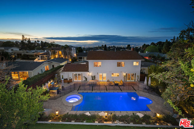 3156 Dona Emilia Drive, Studio City CA: https://media.crmls.org/mediaz/1c706549-8597-4861-9551-84b8f2692377.jpg