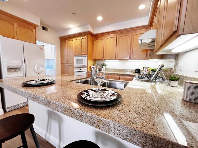 49031 Woodgrove Cmn, Fremont CA: https://media.crmls.org/mediaz/1c71500f-9941-4cad-a8ba-4b4fd71a0f5c.jpg