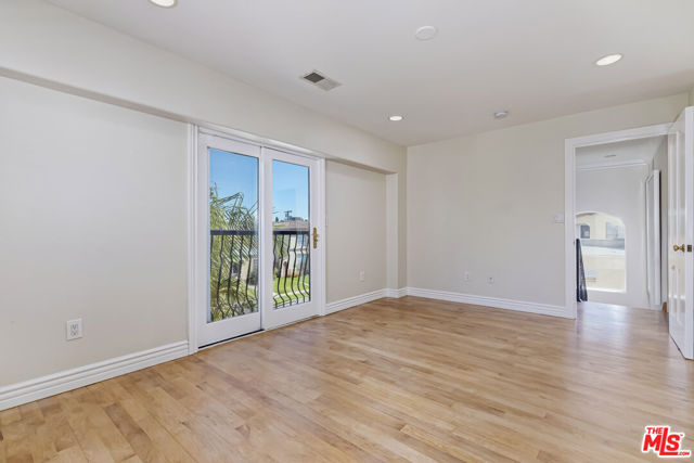 1471 S Crest Drive, Los Angeles CA: https://media.crmls.org/mediaz/1c71b305-535a-48c6-b718-540226e4f459.jpg