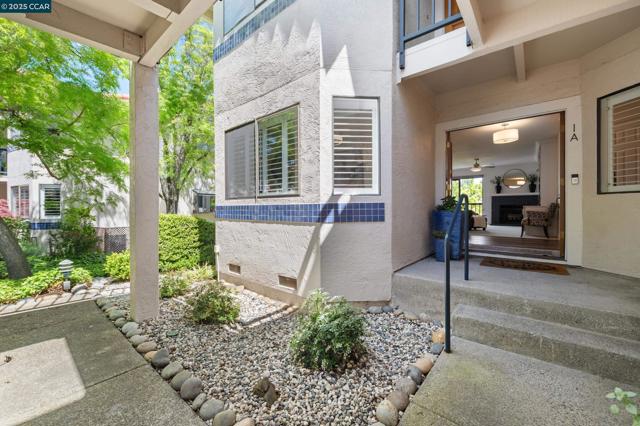 4467 Terra Granada Dr, Walnut Creek CA: https://media.crmls.org/mediaz/1c71e48b-86e5-4937-b8de-48f5183864e0.jpg