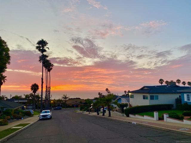 4462 Algeciras, San Diego CA: https://media.crmls.org/mediaz/1c720935-e8f6-447b-b8d2-a578a4fd6fb2.jpg
