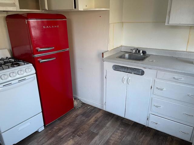 417 Eleanor Avenue, Sacramento CA: https://media.crmls.org/mediaz/1c74505c-97da-4297-9180-df5bcbfe87de.jpg