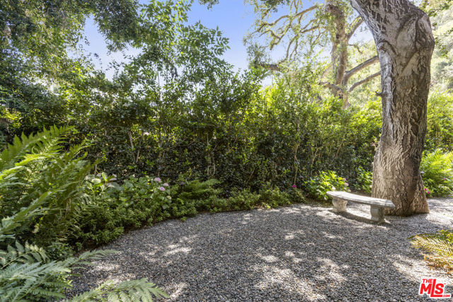 3265 Mandeville Canyon Road, Los Angeles CA: https://media.crmls.org/mediaz/1c754c5d-727a-4e51-a8f8-7bc2140adc8a.jpg