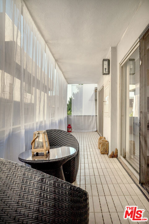 7259 Hillside Avenue, Los Angeles CA: https://media.crmls.org/mediaz/1c75608f-e034-4994-aae0-53a2d2b47944.jpg