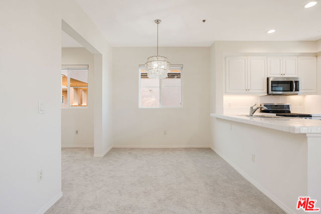 6020 Seabluff Drive, Playa Vista CA: https://media.crmls.org/mediaz/1c77ac6f-8a29-4677-84c7-a08d2fc7f230.jpg