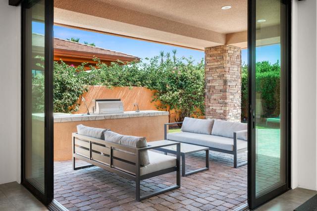 50380 Via Serenidad, La Quinta CA: https://media.crmls.org/mediaz/1c7845d3-8ed9-41d4-8eee-4b2b6e5fdba7.jpg