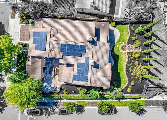 7563 Balmoral Way, San Ramon CA: https://media.crmls.org/mediaz/1c786a74-6fdb-4dc8-bda9-929588d12af0.jpg