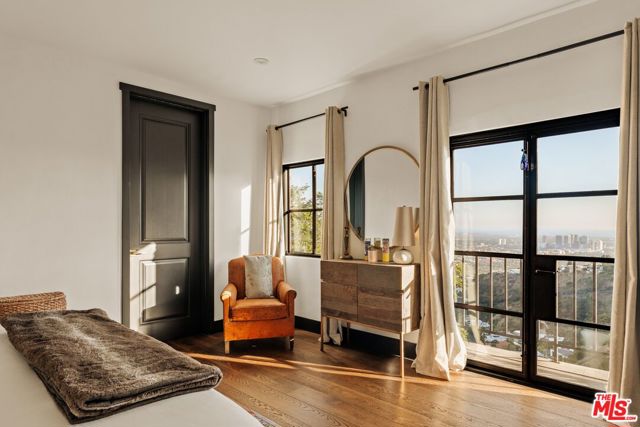 6 Bed Home for Sale in Los Angeles, California