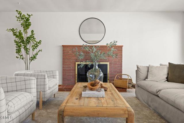 209 Dorothy Avenue, Ventura CA: https://media.crmls.org/mediaz/1c794c7f-891f-4b8c-9c68-05b44eac1059.jpg