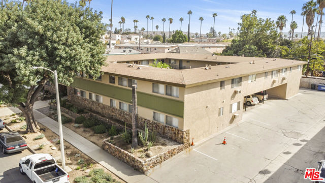 1806 Loma Vista Street, Riverside CA: https://media.crmls.org/mediaz/1c7958d6-c601-40a1-b6a1-83d2329b2917.jpg